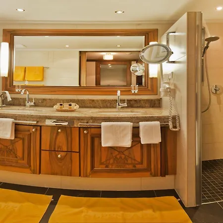 Hotell Alpenpark Superior 4*