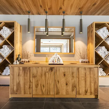 Hotell Alpenpark Superior 4*