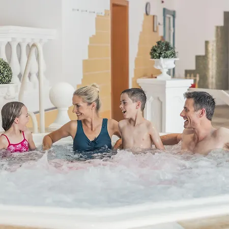 Alpenpark Superior Отель Зеефельд в Тироле